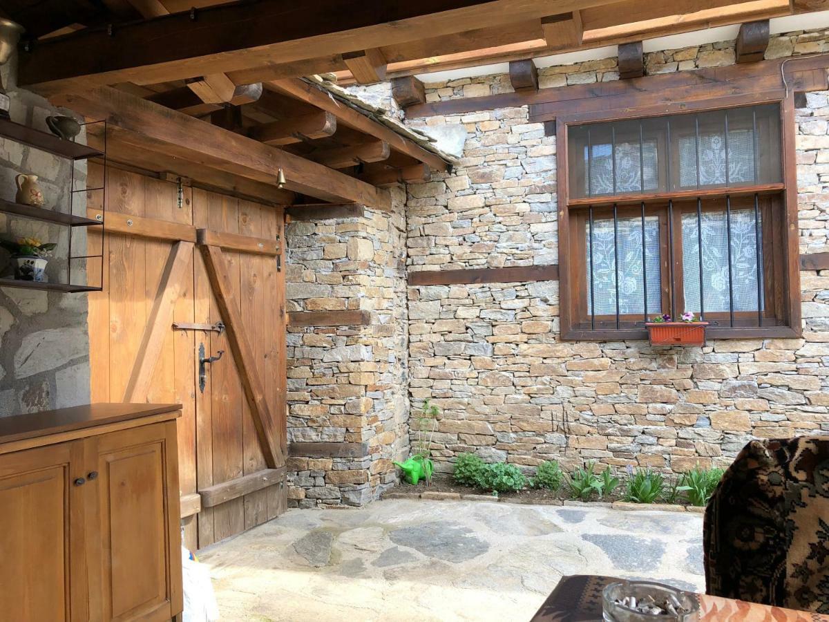 Тодорината Къща Leshten Exterior foto