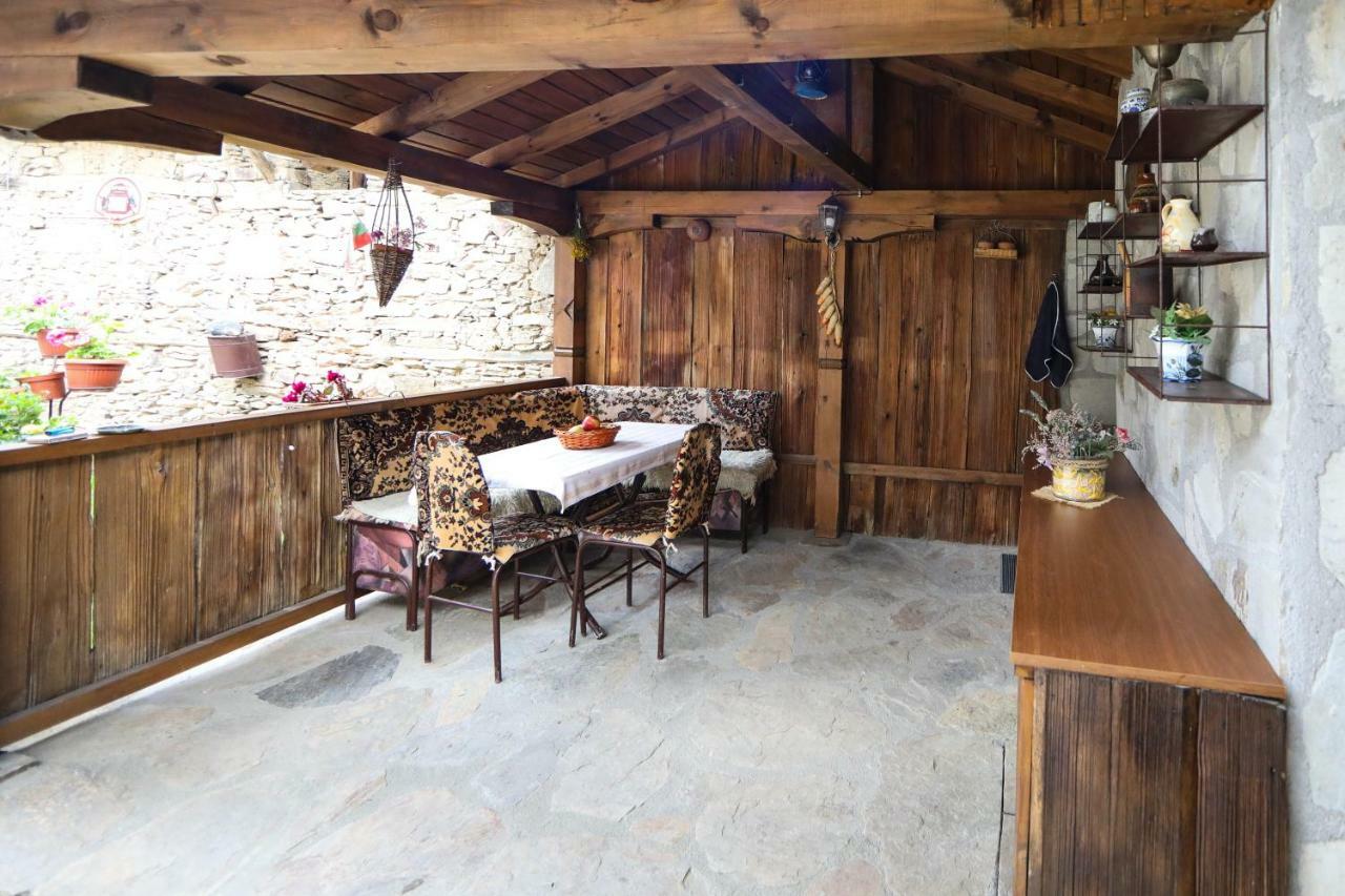 Тодорината Къща Leshten Exterior foto
