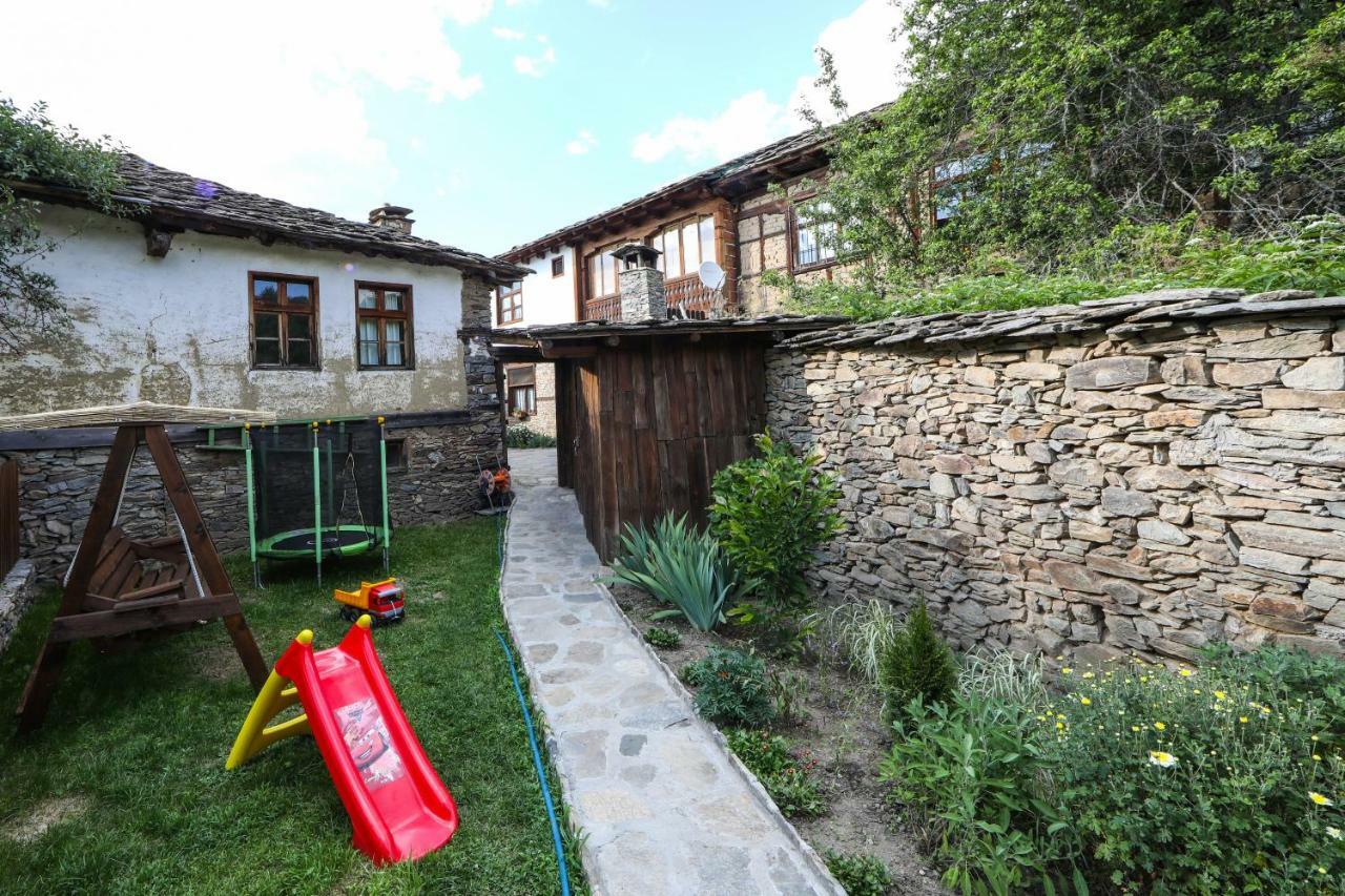 Тодорината Къща Leshten Exterior foto