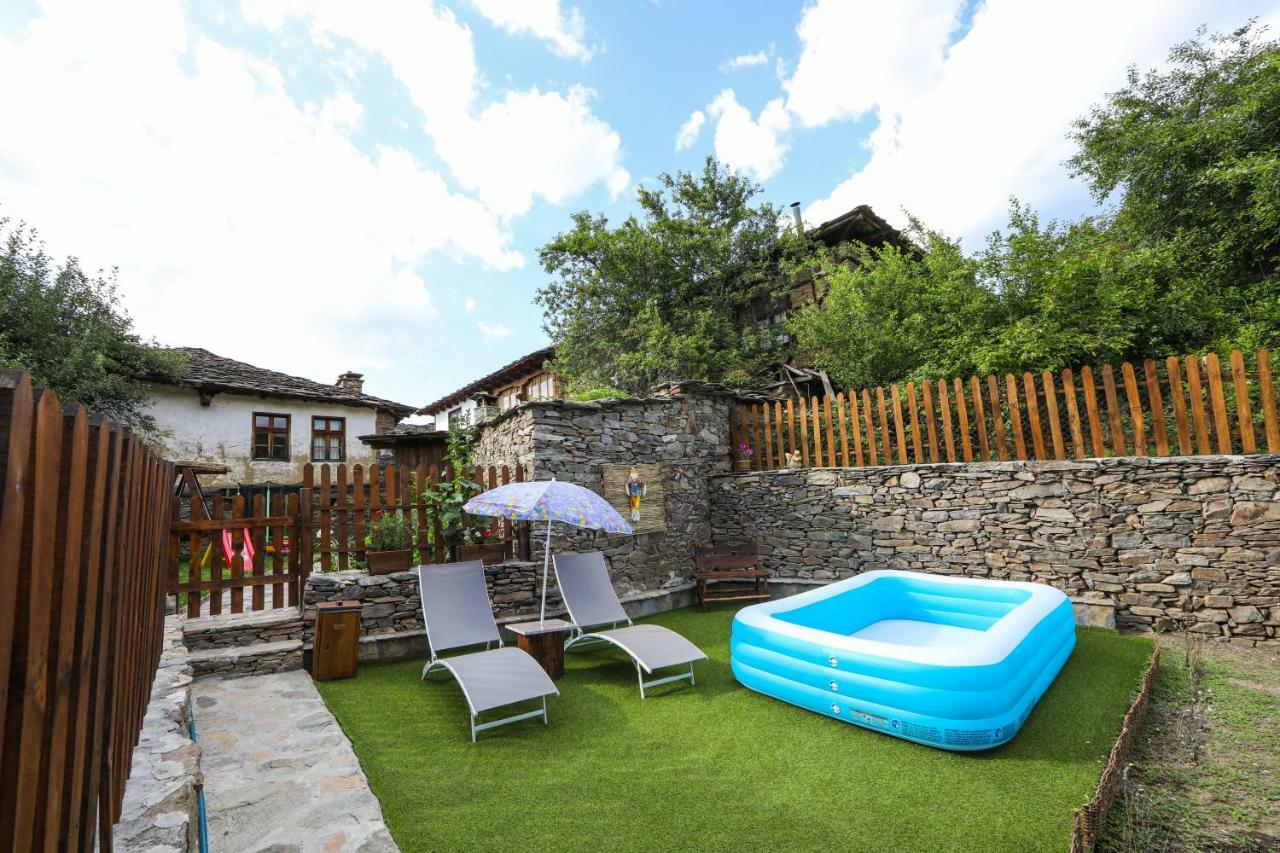 Тодорината Къща Leshten Exterior foto