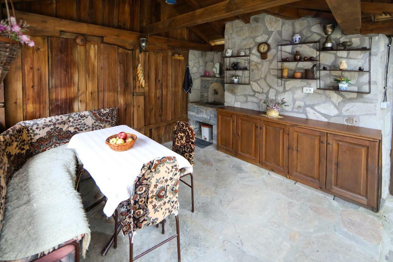 Тодорината Къща Leshten Exterior foto