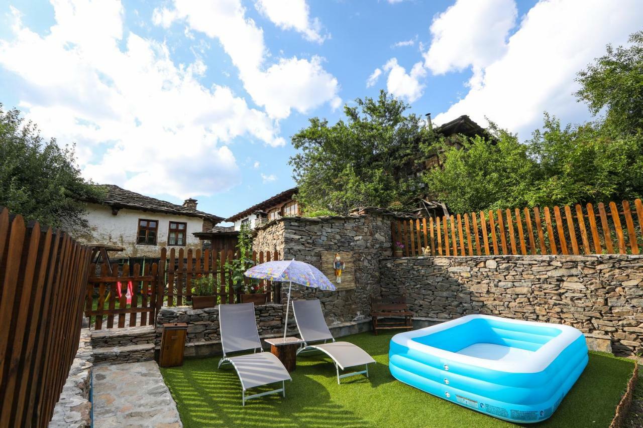 Тодорината Къща Leshten Exterior foto