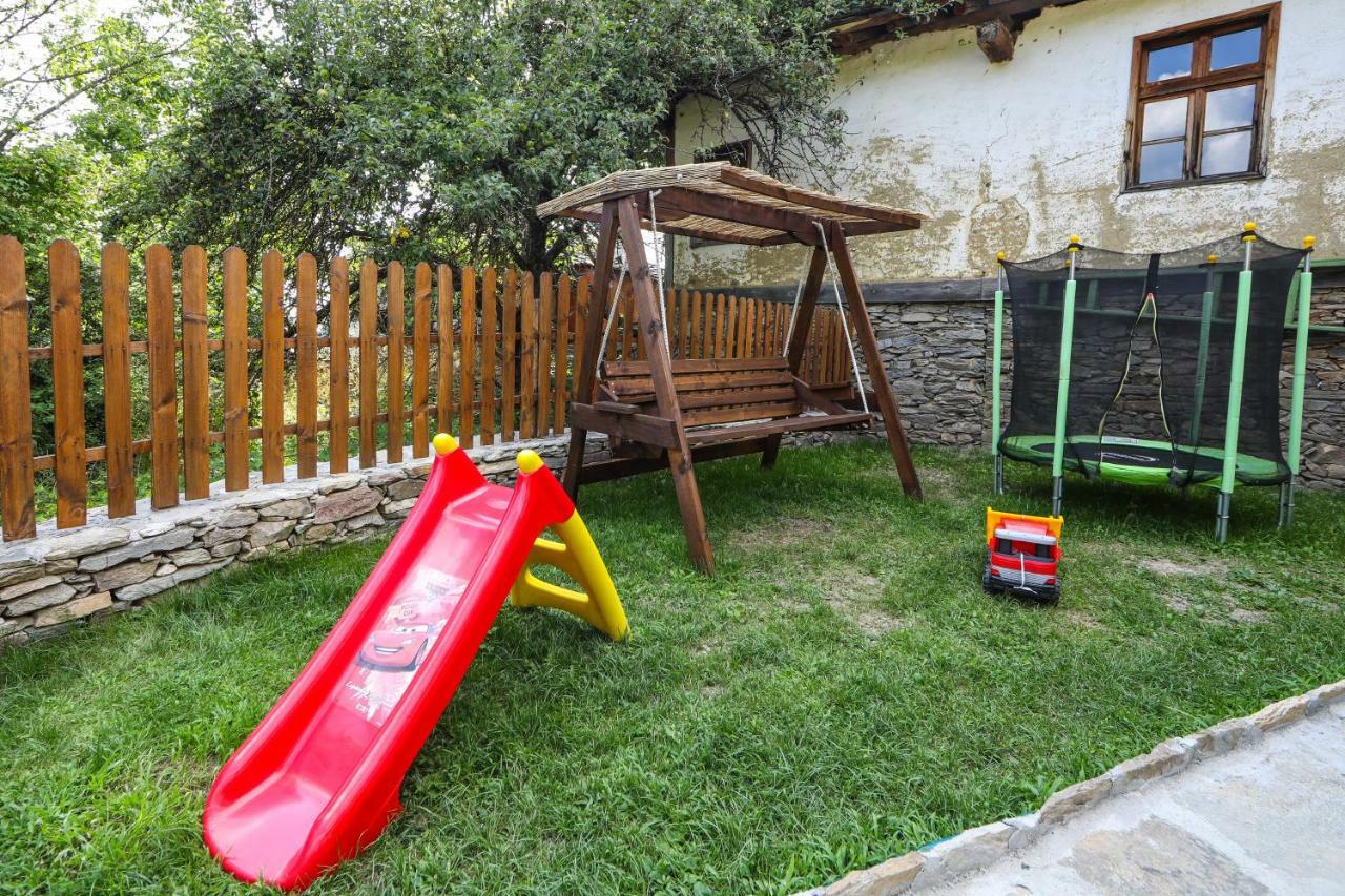 Тодорината Къща Leshten Exterior foto