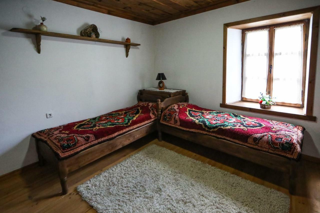 Тодорината Къща Leshten Exterior foto